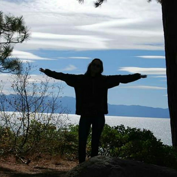 Meet your Posher, Emily - Picture 2 of 6